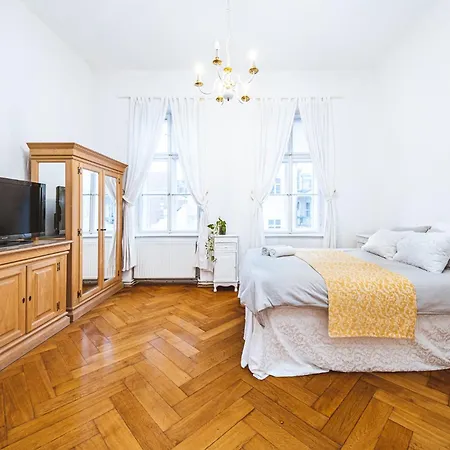 Antique Chic * Zagreb